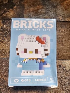 Unbranded Hello Kitty Micro Bricks Q-018 Building Block Set